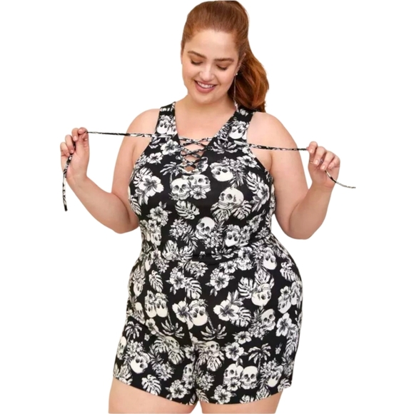 TORRIDS LOVESICK Lace-up Romper- Super Soft Tropical, Skulls Black Plus Size 1X - Picture 9 of 15